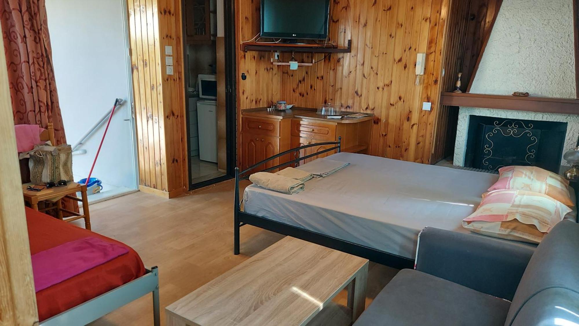 Cozy Airport Studio 2 Ártemida Kültér fotó